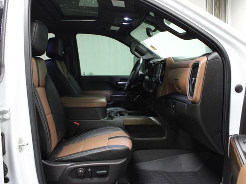 Used 2023 Chevrolet Silverado 3500 High Country w/ Technology Package image 16