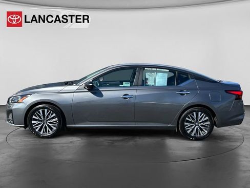 Used 2025 Nissan Altima 2.5 SV FWD image 4