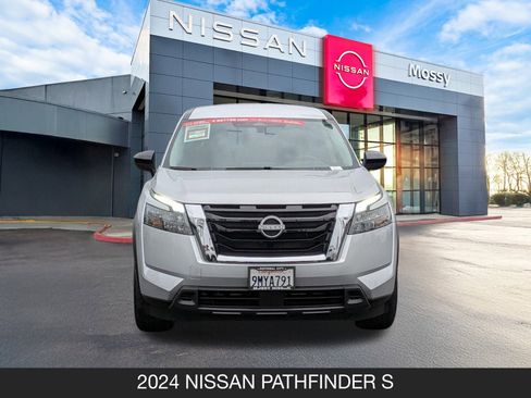 Certified 2024 Nissan Pathfinder S image 4