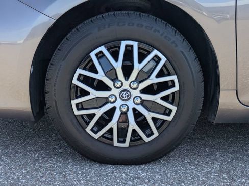 Used 2016 Toyota Camry LE FWD image 10