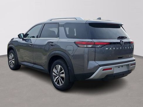Used 2022 Nissan Pathfinder SL AWD/4WD image 4