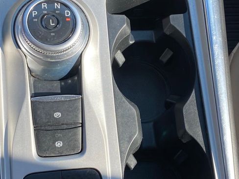 Used 2022 Ford Explorer XLT w/ Equipment Group 202A RWD image 19