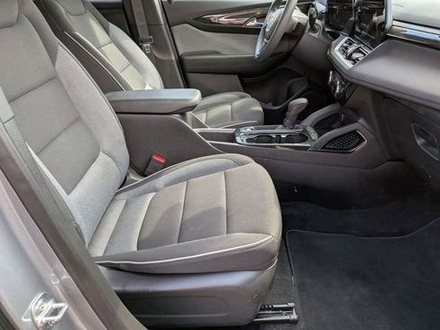 Used 2025 Chevrolet TrailBlazer LT FWD image 29