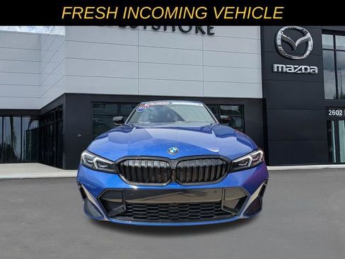 Used 2025 BMW 330i Sedan w/ M Sport Package RWD image 6