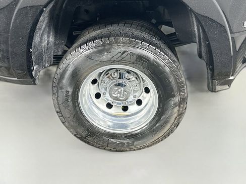 New 2026 RAM 3500 Limited w/ Towing Technology Group image 17