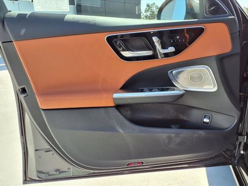 New 2025 Mercedes-Benz C 300 Sedan image 11
