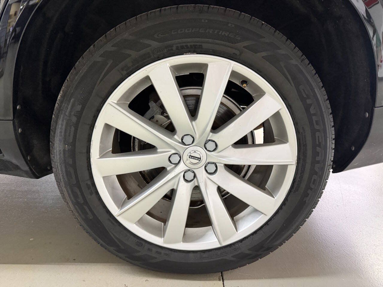 Used 2018 Volvo XC90 T6 Momentum w/ Convenience Package AWD/4WD image 31