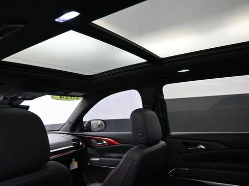 Used 2024 Chevrolet Traverse RS w/ LPO, Floor Liner Package image 23