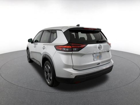 Used 2025 Nissan Rogue SV FWD image 7