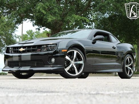 Used 2011 Chevrolet Camaro SS w/ RS Package image 4