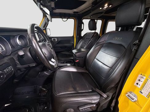 Used 2019 Jeep Wrangler Unlimited Sahara w/ Quick Order Package 24M Moab AWD/4WD image 23