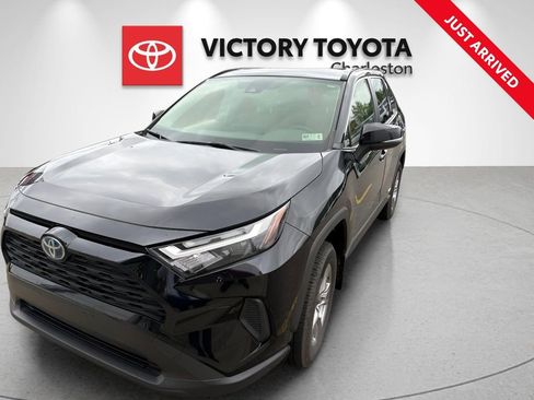 Used 2022 Toyota RAV4 XLE w/ Convenience Package AWD/4WD image 1