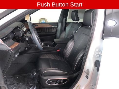 Used 2023 Jeep Grand Cherokee Summit w/ Luxury Tech Group V AWD/4WD image 11