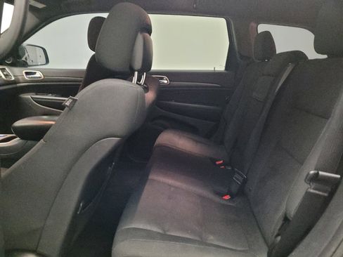 Used 2017 Jeep Grand Cherokee Laredo w/ Quick Order Package 23E AWD/4WD image 18