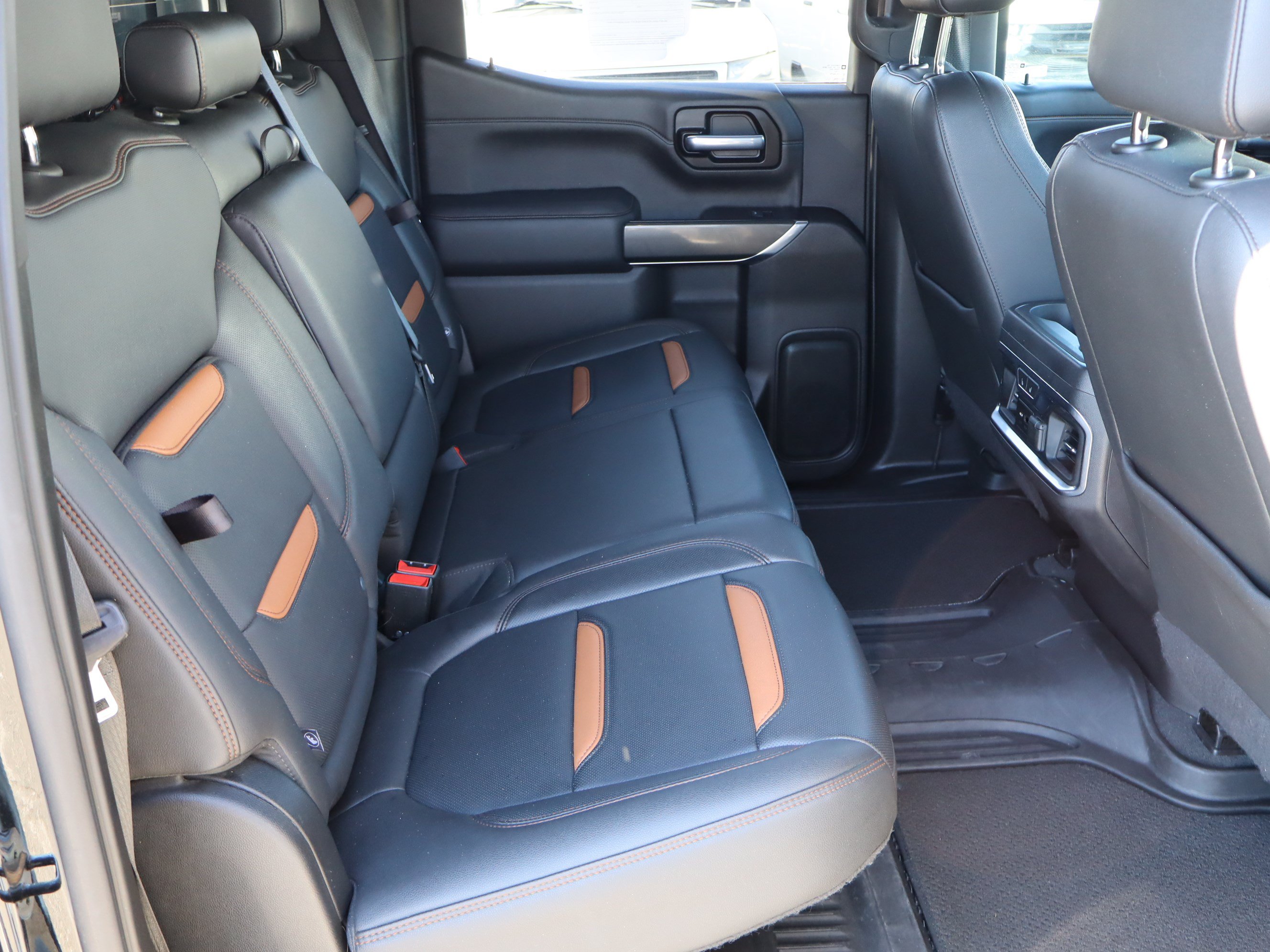 Used 2021 GMC Sierra 1500 AT4 w/ AT4 Preferred Package AWD/4WD image 36