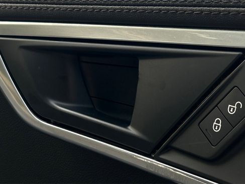 Used 2018 Jaguar F-TYPE Convertible image 38