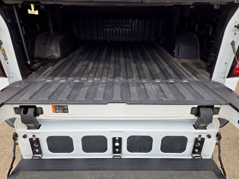 Used 2023 GMC Sierra 1500 SLT AWD/4WD image 30