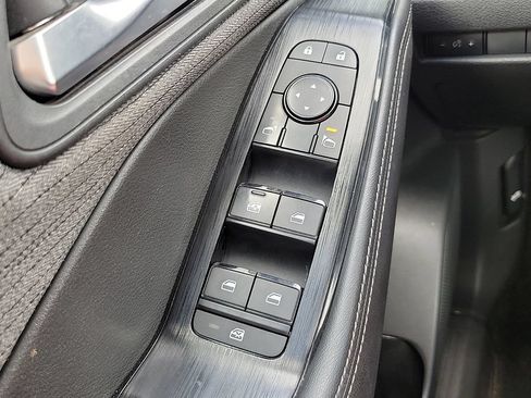 Used 2022 Nissan Rogue SV FWD image 13