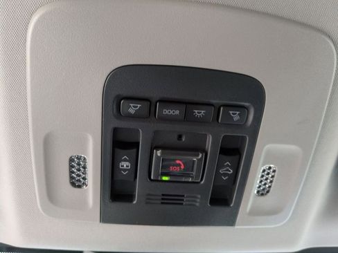 Used 2024 Toyota Camry XSE FWD image 19