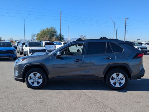 Used 2021 Toyota RAV4 XLE image 2