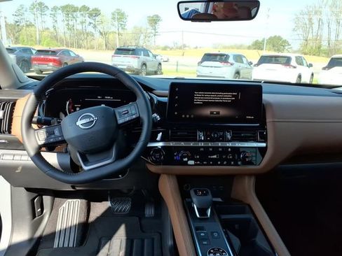 New 2026 Nissan Pathfinder Platinum AWD/4WD image 9