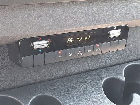 Used 2025 Mercedes-Benz Sprinter 2500 image 15