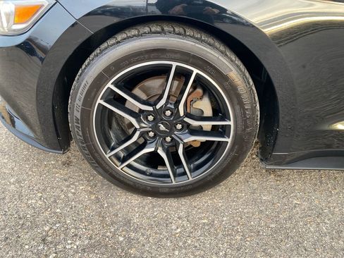 Used 2016 Ford Mustang Coupe image 22