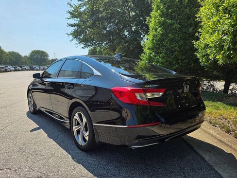 Used 2018 Honda Accord EX image 3