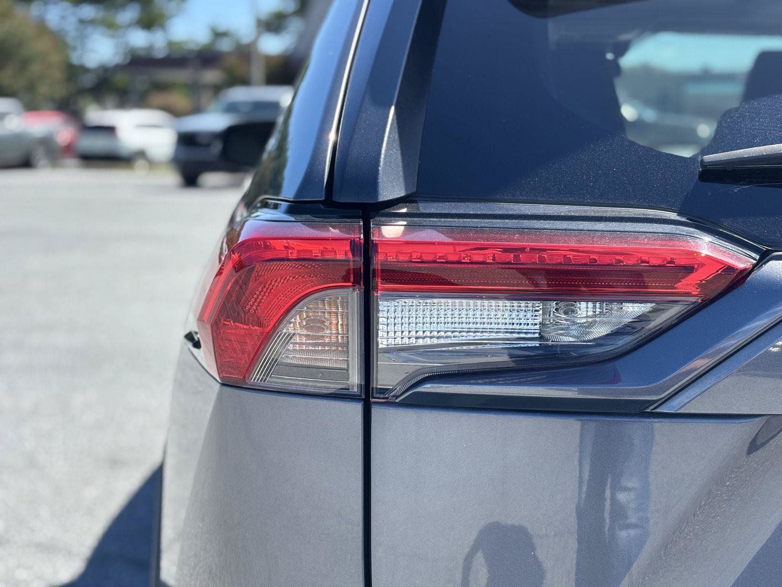 Used 2020 Toyota RAV4 XLE Premium FWD image 6