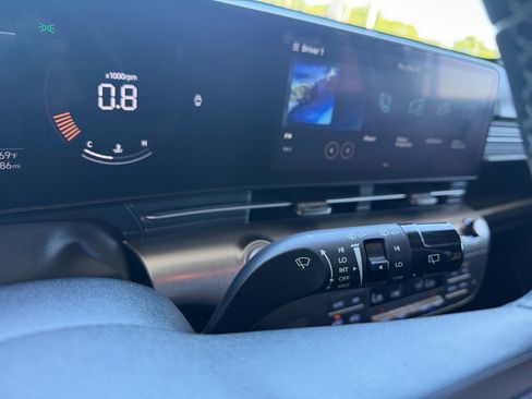 Used 2024 Hyundai Kona SEL AWD/4WD image 34