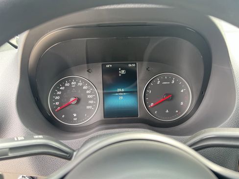 Used 2024 Mercedes-Benz Sprinter 2500 image 32