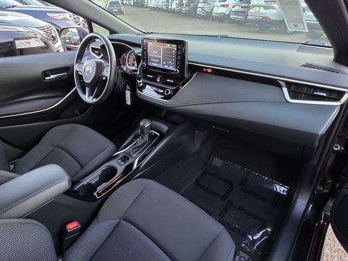 Used 2022 Toyota Corolla SE image 9