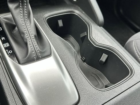 Used 2023 Nissan Frontier SV w/ SV Convenience Package image 17