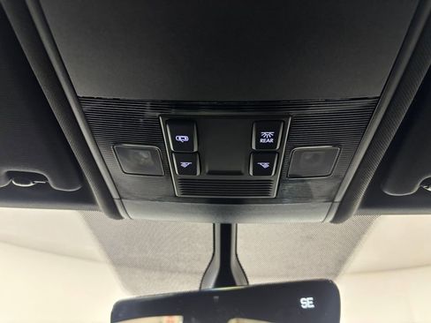 Used 2022 Volkswagen Atlas Cross Sport SE AWD/4WD image 20