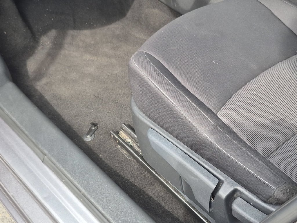 Used 2025 Nissan Sentra SV FWD image 14
