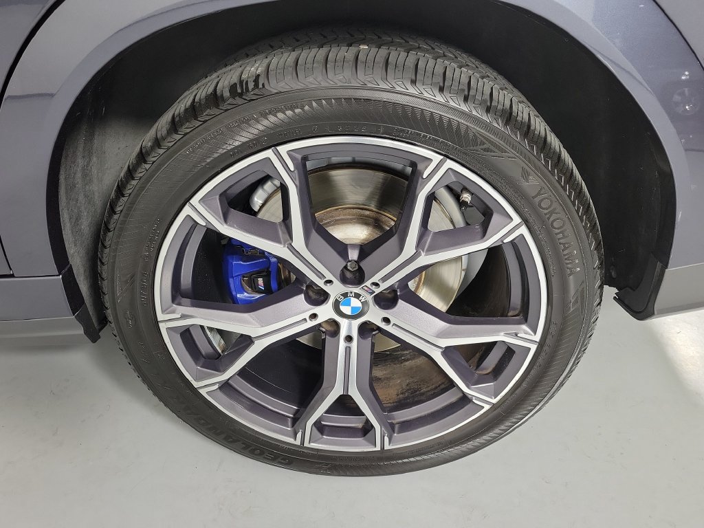Used 2020 BMW X6 M50i AWD/4WD image 11