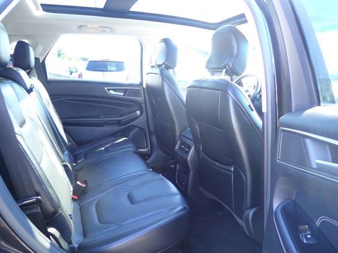 Used 2015 Ford Edge Titanium w/ Equipment Group 301A AWD/4WD image 11