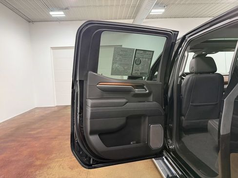 Used 2025 GMC Sierra 1500 Denali AWD/4WD image 47