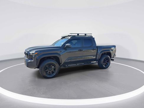 Used 2024 Toyota Tacoma TRD Off-Road w/ TRD Off Road Premium Package AWD/4WD image 4
