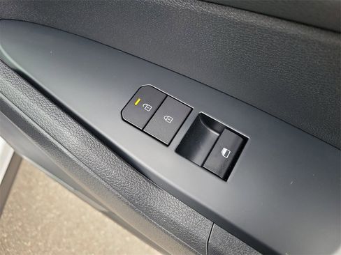 New 2026 Kia Sportage LX image 11