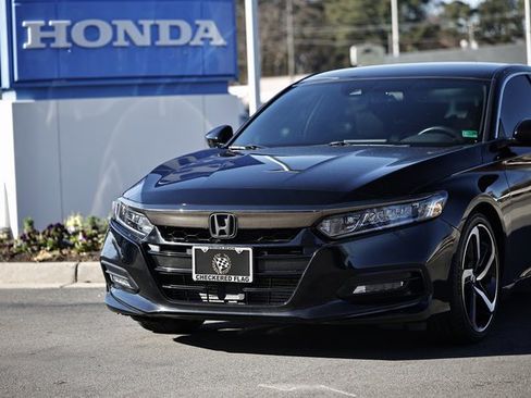 Used 2019 Honda Accord Sport image 2