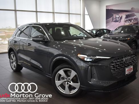 Used 2025 Audi Q5 Premium Plus w/ Premium Plus AWD/4WD image 1