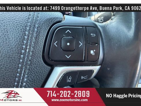 Used 2018 Toyota Highlander XLE w/ Carpet Mat Package (TMS) image 30