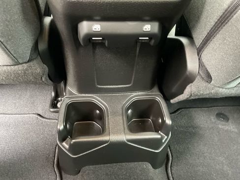 Used 2025 Jeep Wrangler Unlimited Sport AWD/4WD image 18