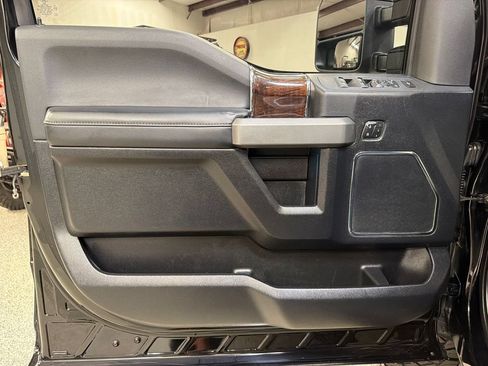 Used 2017 Ford F250 Platinum w/ Platinum Ultimate Package AWD/4WD image 30