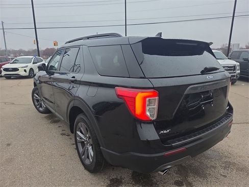 Certified 2022 Ford Explorer XLT w/ Equipment Group 202A image 25