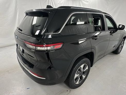 Used 2022 Jeep Grand Cherokee Limited 4xe image 3