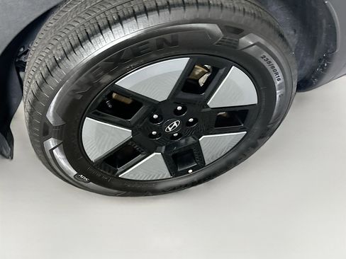 Used 2025 Hyundai Santa Fe SEL image 11