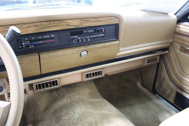 Used 1987 Jeep Grand Wagoneer AWD/4WD image 23