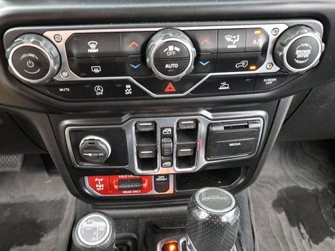 Used 2022 Jeep Gladiator Mojave w/ LED Lighting Group AWD/4WD image 21